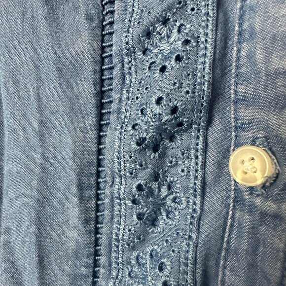 Torrid shirt sz 4x  Long Sleeve Button Up Denim chambray eyelet trim v neck - Picture 4 of 7